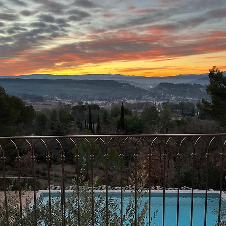 Villa Lumineuse Avec Piscine Clim 1Ere Etage Vue Panoramique Sur Les Montagnes Sur Le Site De La Sainte-Victoire Le Tholonet 외부 사진