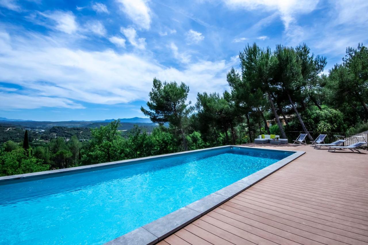 Villa Lumineuse Avec Piscine Clim 1Ere Etage Vue Panoramique Sur Les Montagnes Sur Le Site De La Sainte-Victoire Le Tholonet 외부 사진