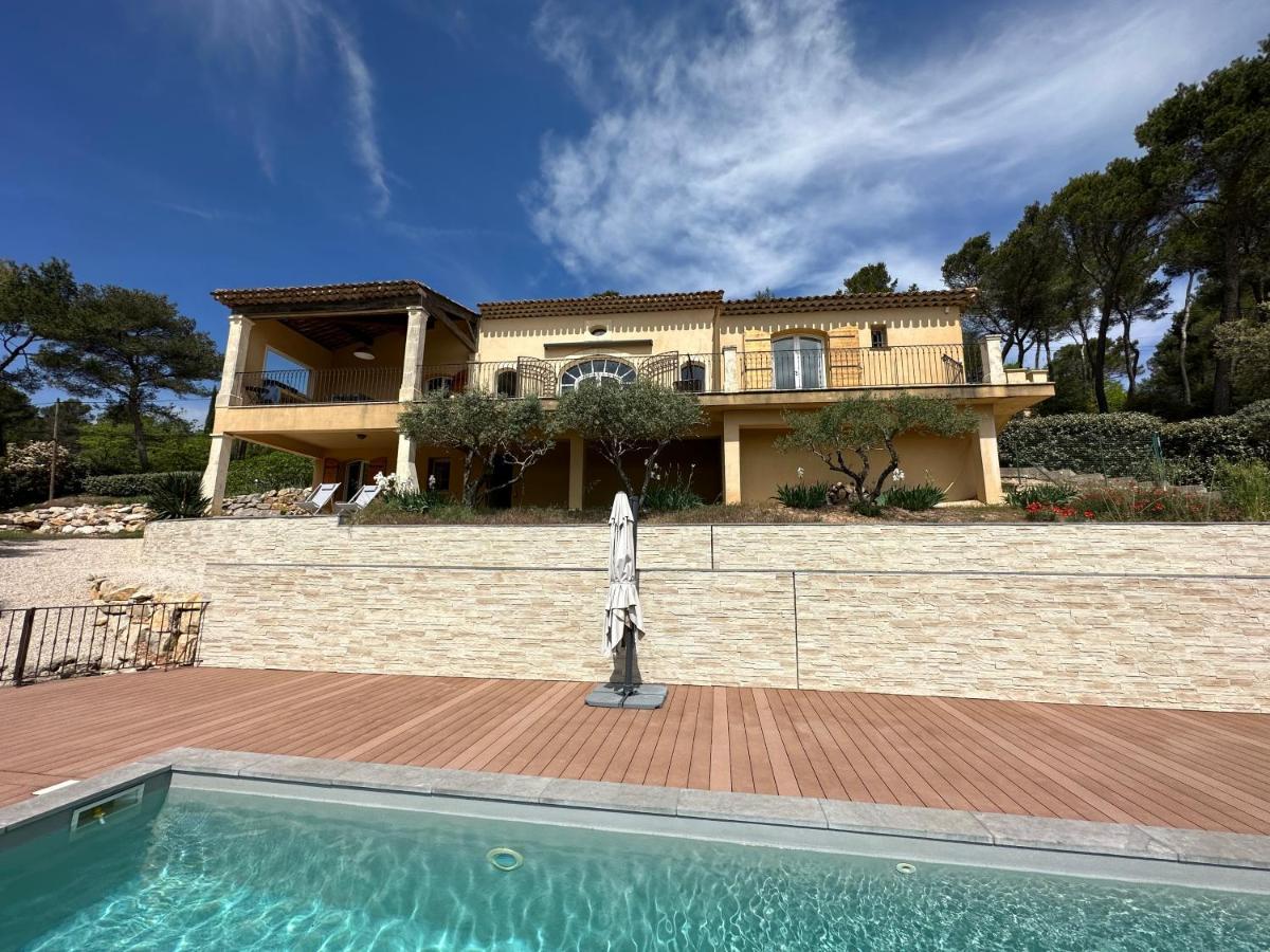 Villa Lumineuse Avec Piscine Clim 1Ere Etage Vue Panoramique Sur Les Montagnes Sur Le Site De La Sainte-Victoire Le Tholonet 외부 사진