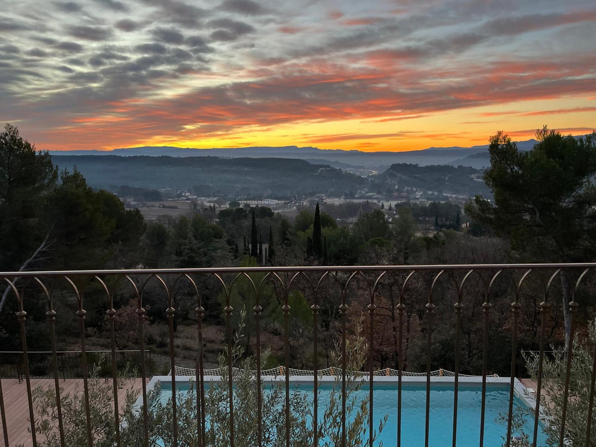 Villa Lumineuse Avec Piscine Clim 1Ere Etage Vue Panoramique Sur Les Montagnes Sur Le Site De La Sainte-Victoire Le Tholonet 외부 사진