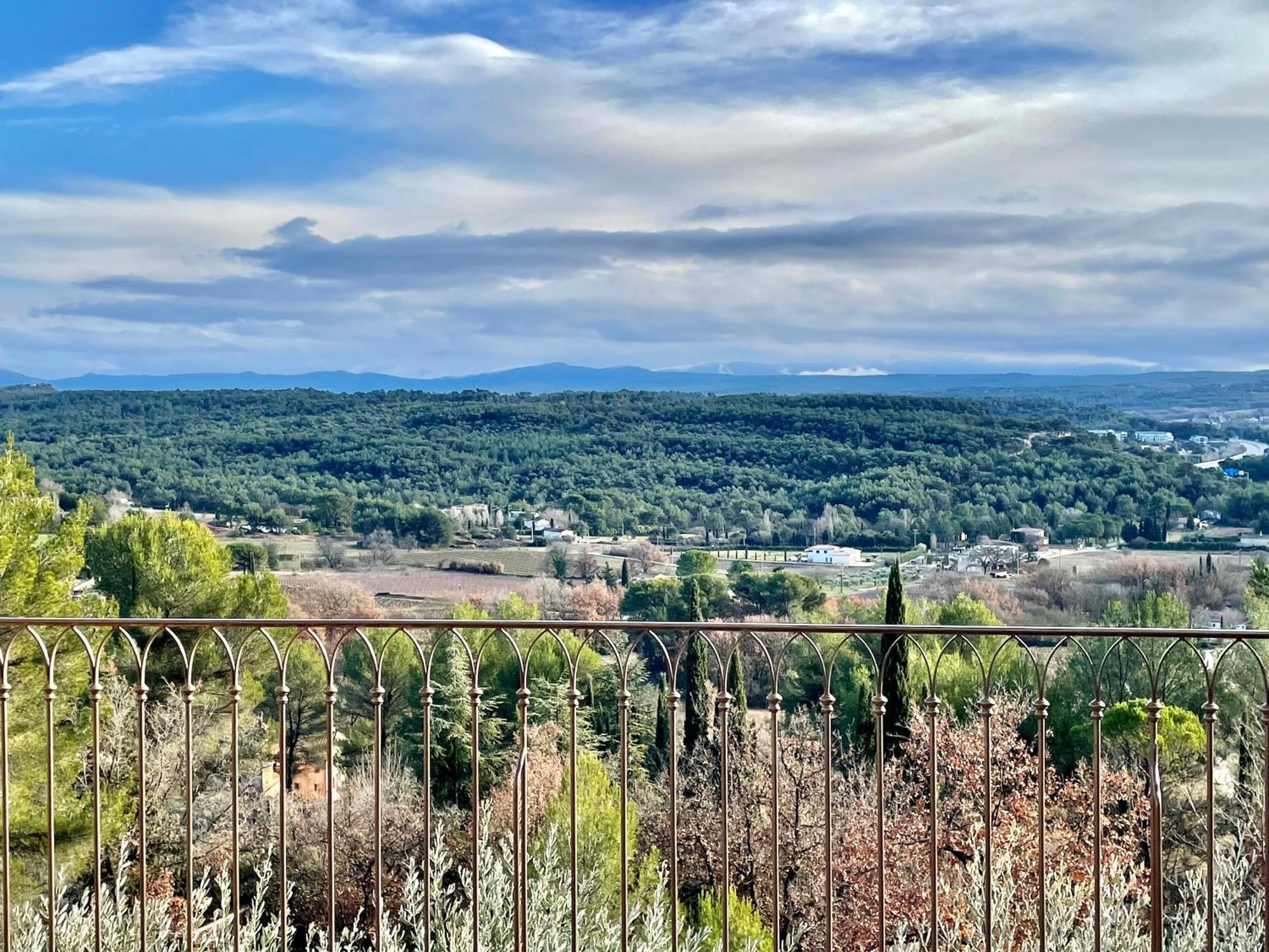 Villa Lumineuse Avec Piscine Clim 1Ere Etage Vue Panoramique Sur Les Montagnes Sur Le Site De La Sainte-Victoire Le Tholonet 외부 사진